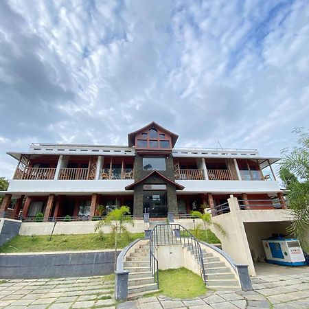 The Lavender Resort Waynad Vaduvanchal Dış mekan fotoğraf